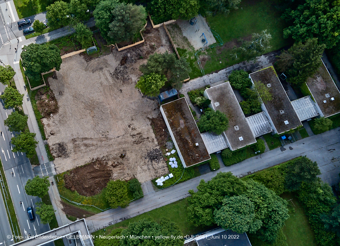 10.06.2022 - Luftbilder von der Baustelle Haus für Kinder in Neuperlach